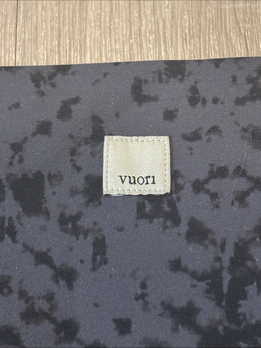 Vuori Studio Printed Legging, Charcoal Shibori - Picture 10 of 16